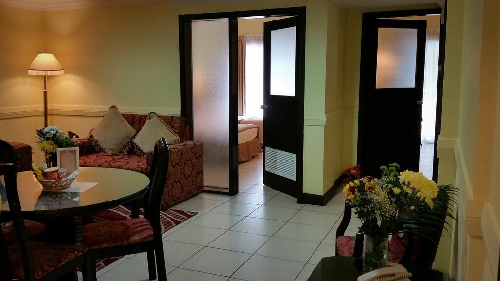 Deebaj Al Khabisi Plaza Aparthotel Dubai Buitenkant foto
