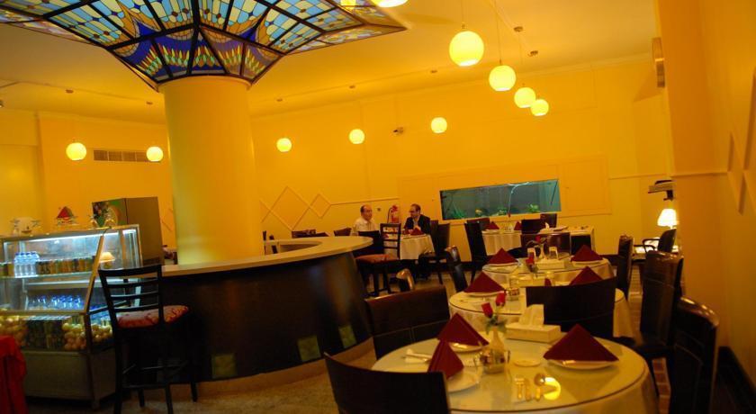 Deebaj Al Khabisi Plaza Aparthotel Dubai Buitenkant foto