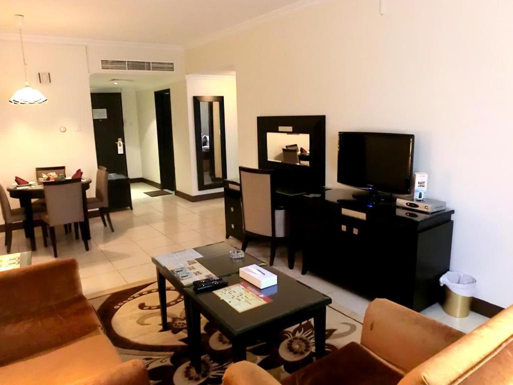Deebaj Al Khabisi Plaza Aparthotel Dubai Buitenkant foto